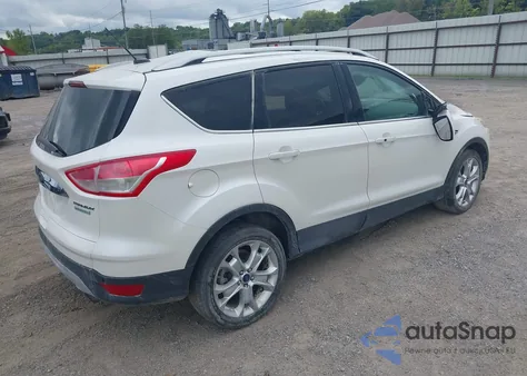 2014 Ford Escape Titanium z USA, uszkodzony, nr VIN 1FMCU0JX5EUC54263
